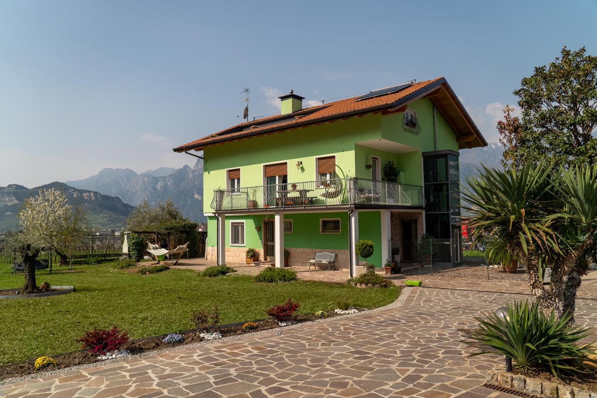 La Casa Nel Verde Arco Bagian luar foto