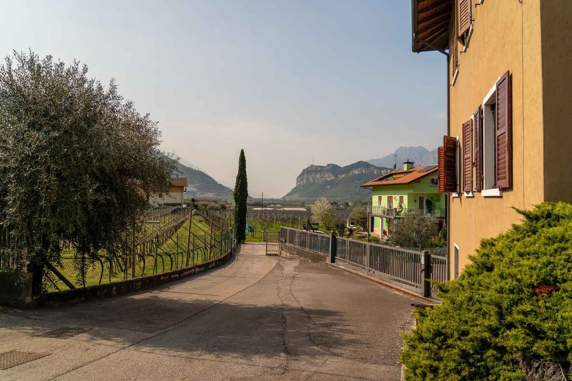 La Casa Nel Verde Arco Bagian luar foto