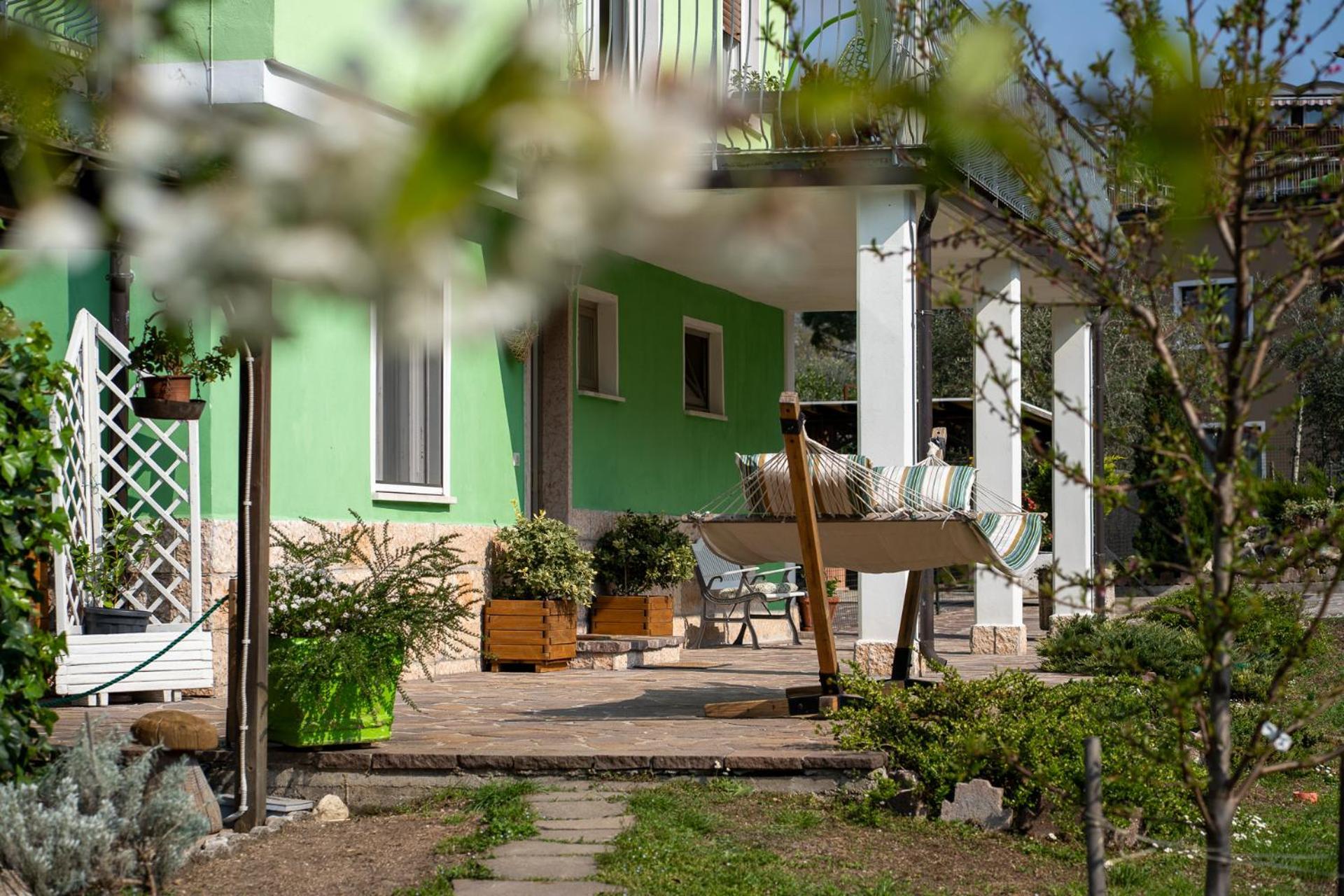 La Casa Nel Verde Arco Bagian luar foto